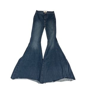 Free People float on high waisted super flare. Size 25